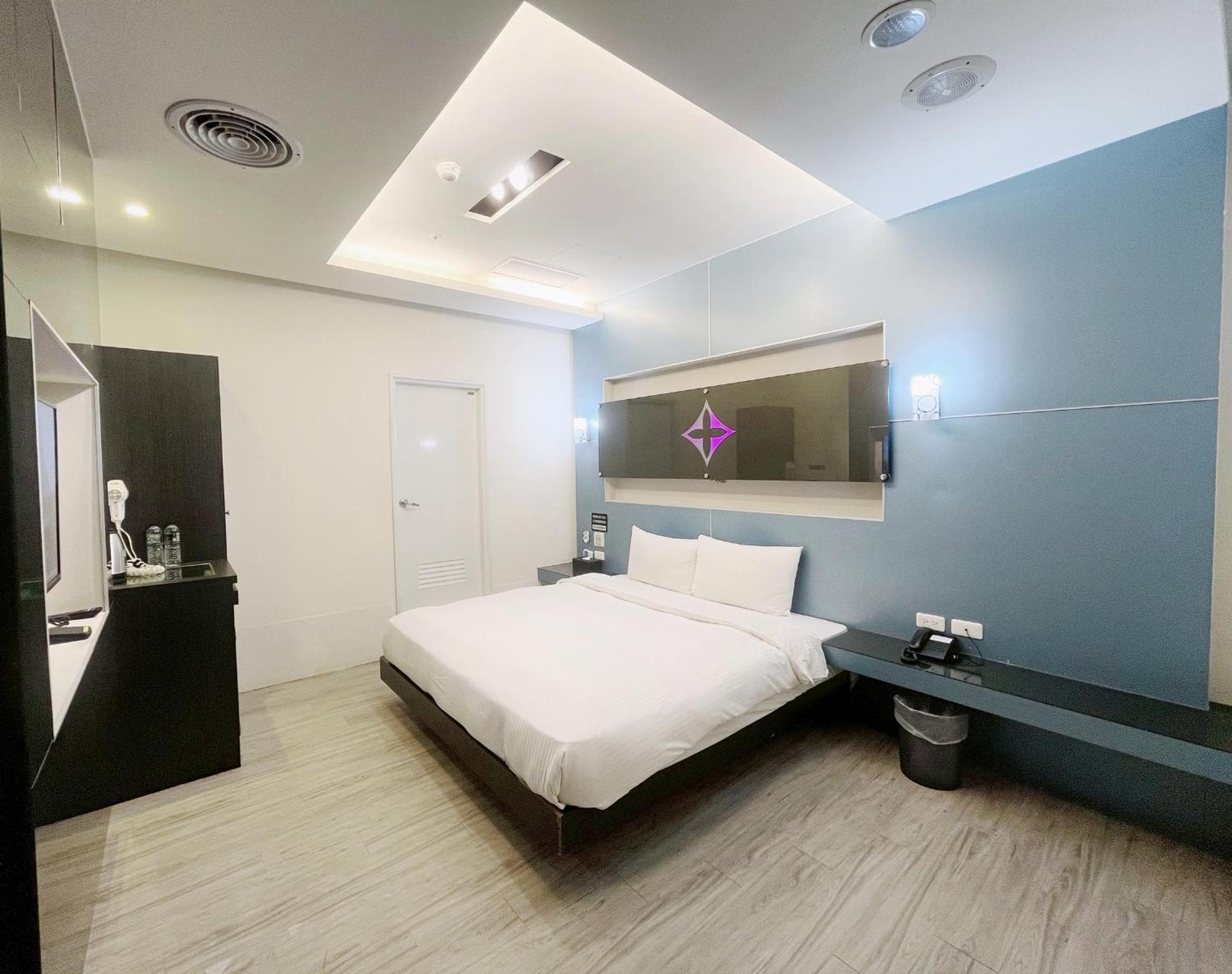 Walker Hotel - Sanchong Тайбей Екстер'єр фото