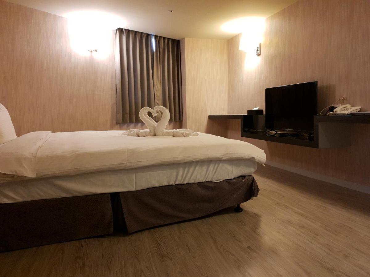 Walker Hotel - Sanchong Тайбей Екстер'єр фото