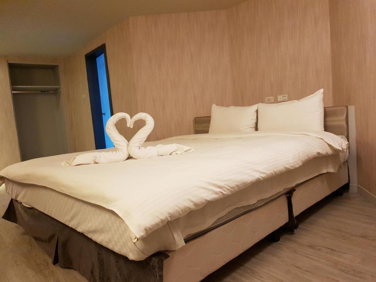 Walker Hotel - Sanchong Тайбей Екстер'єр фото